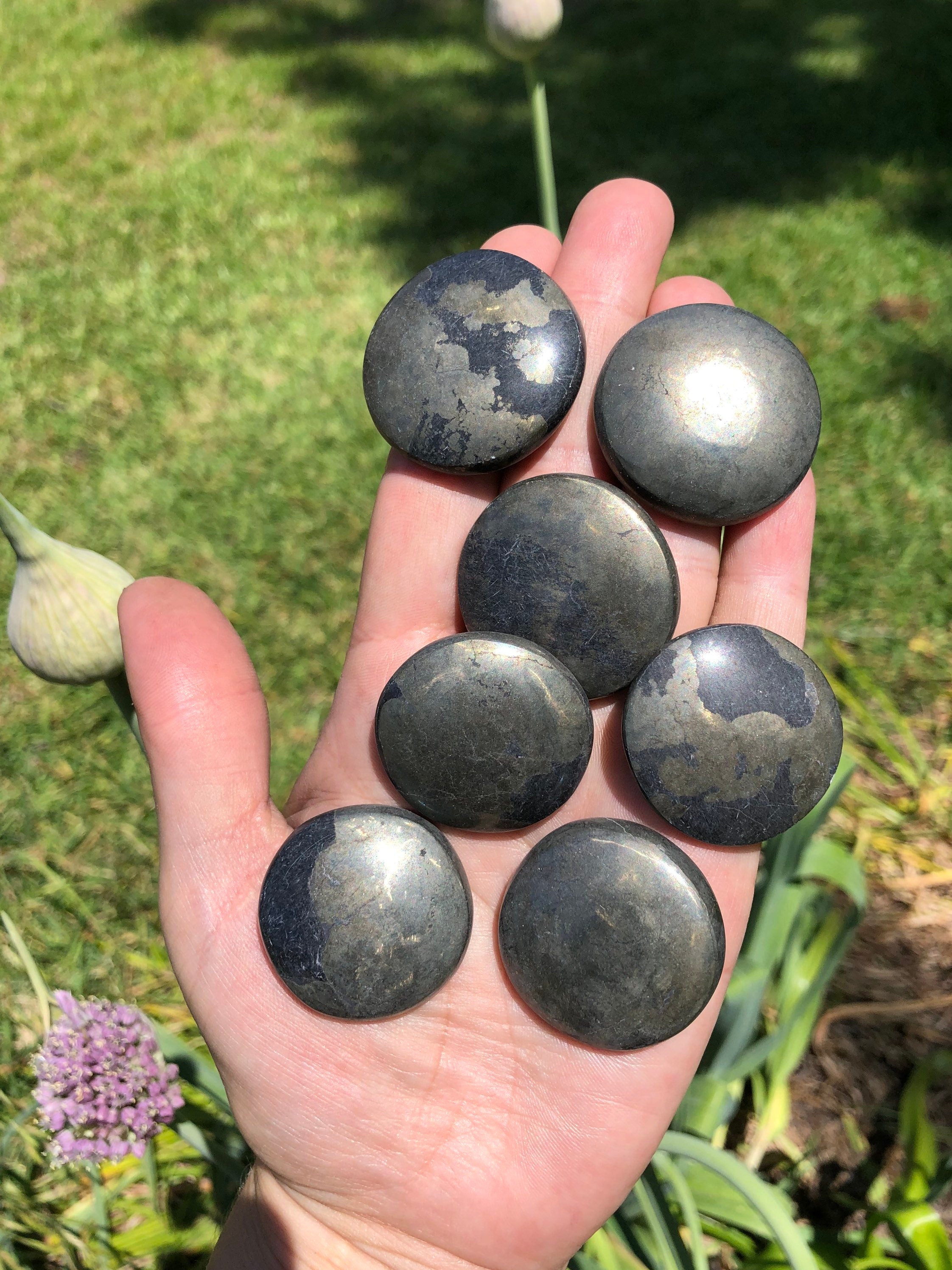 Pyrite Pocket Stone/Round Cabochon (1)