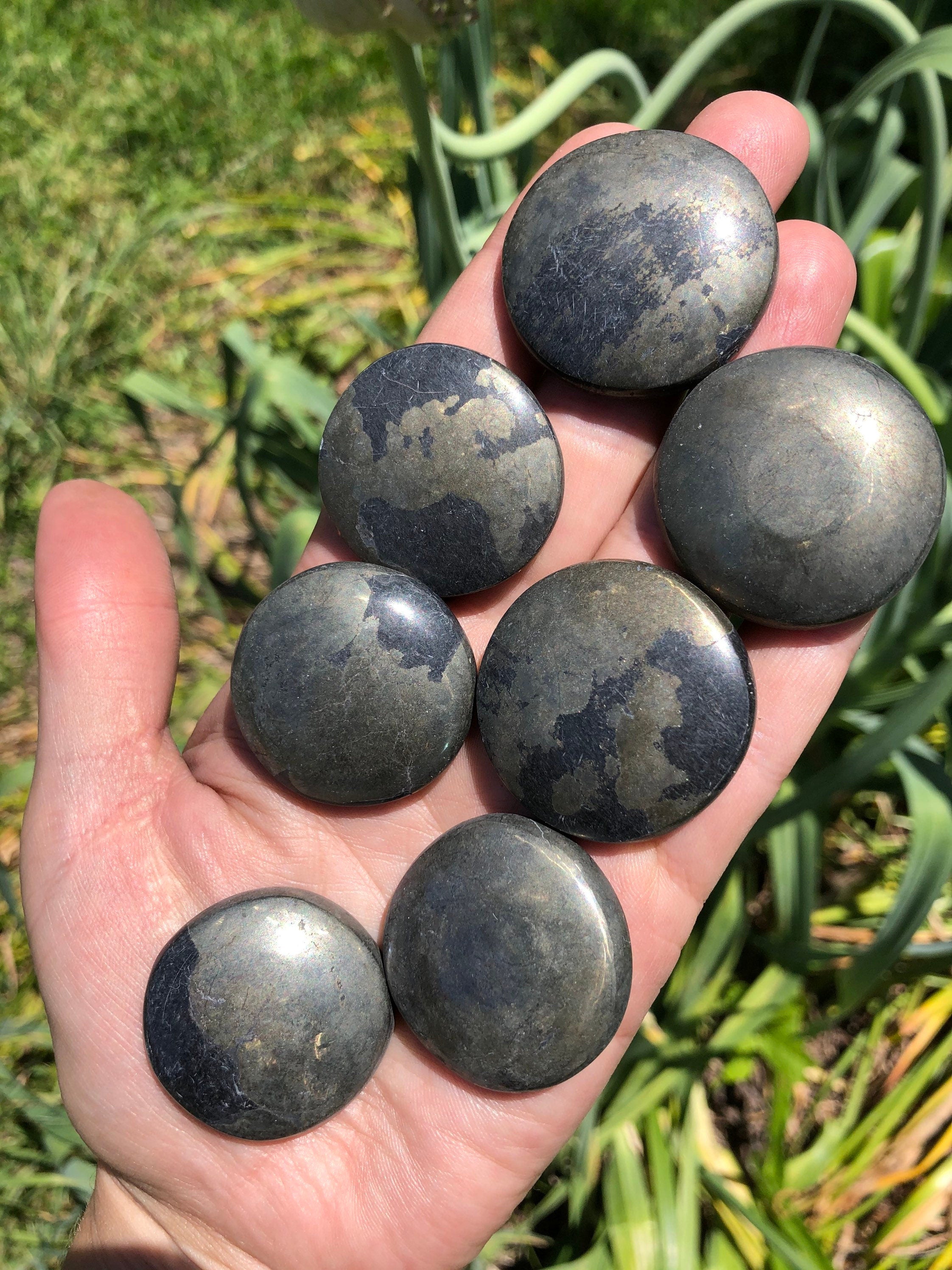 Pyrite Pocket Stone/Round Cabochon (1)