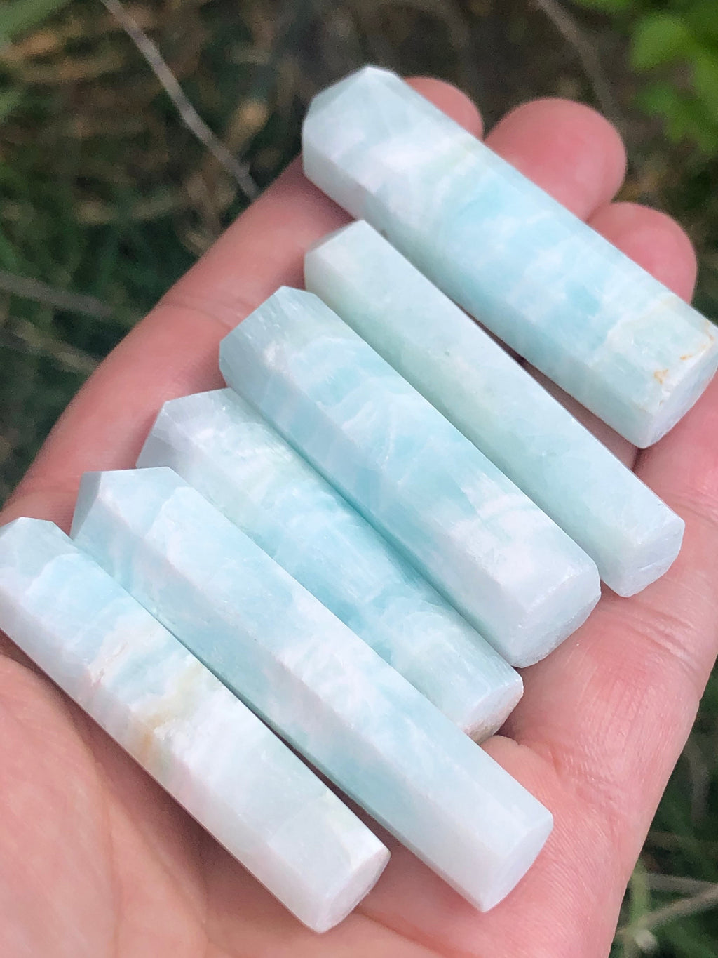 Caribbean Calcite Obelisk Tower Natural Stone Paint (1)