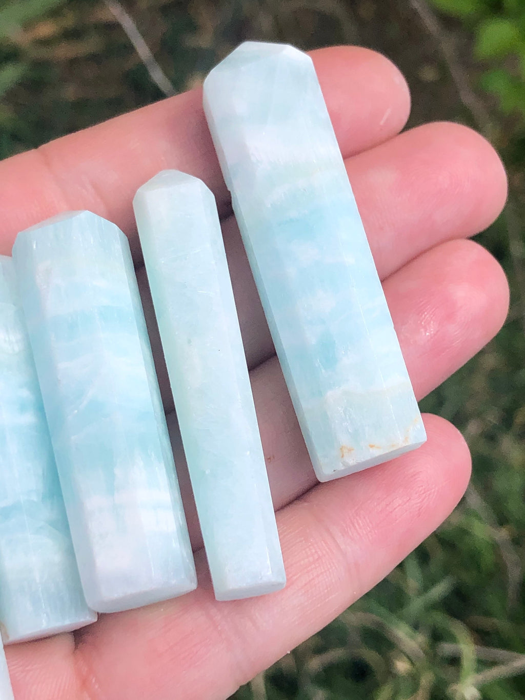 Caribbean Calcite Obelisk Tower Natural Stone Paint (1)
