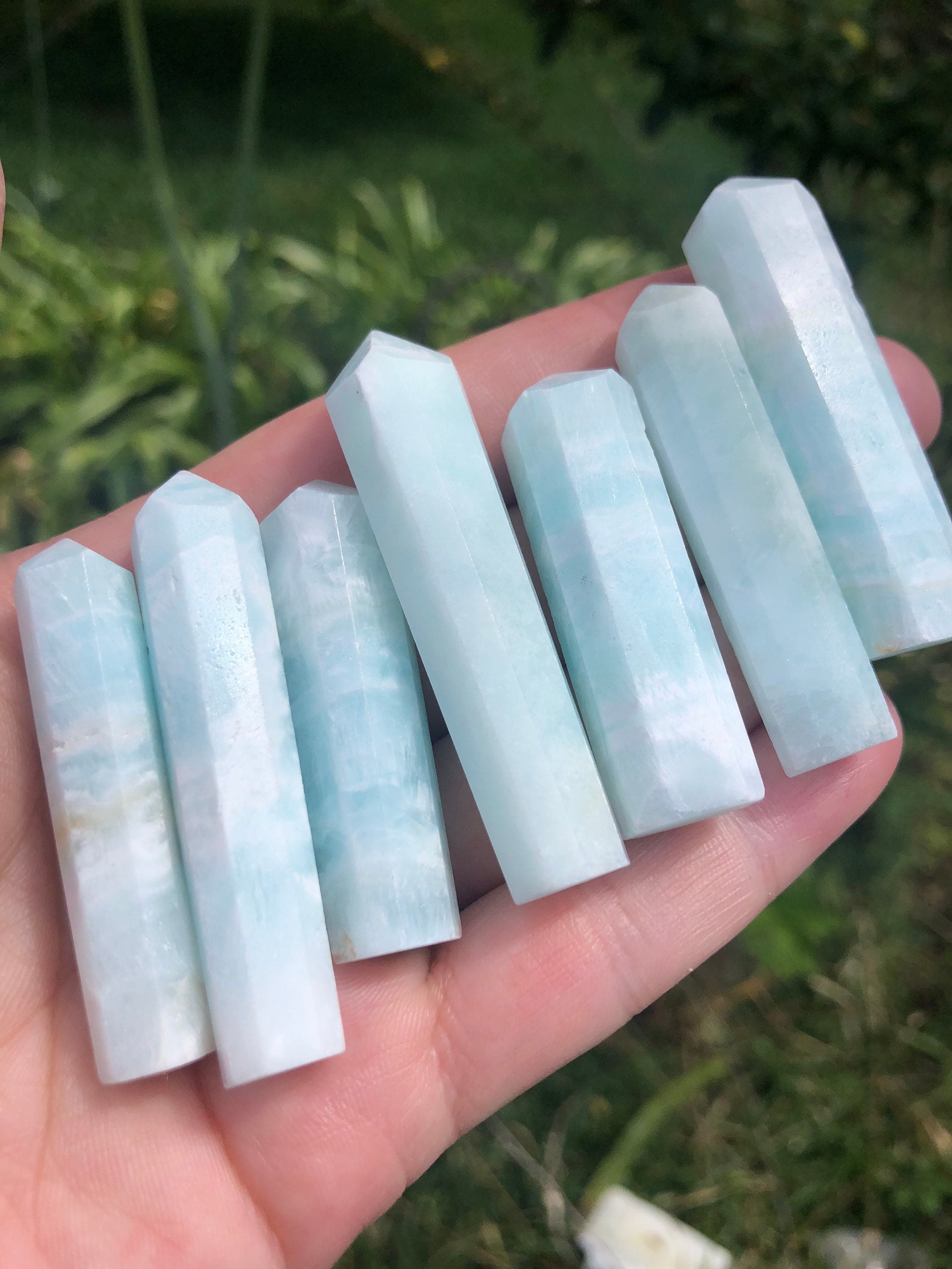 Caribbean Calcite Obelisk Tower Natural Stone Paint (1)