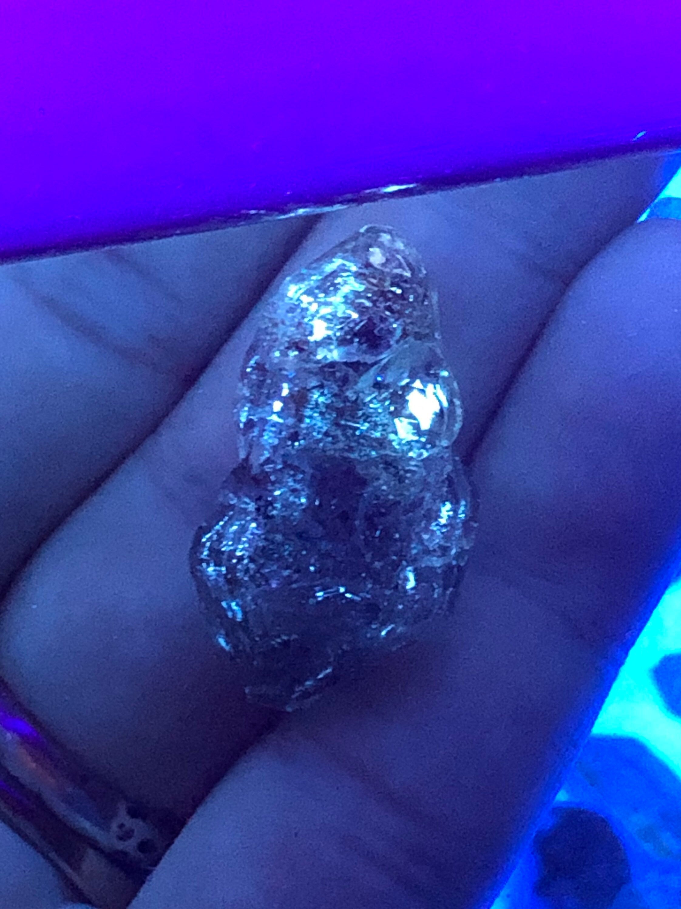 Bulk Fluorescent Petroleum Quartz Crystals
