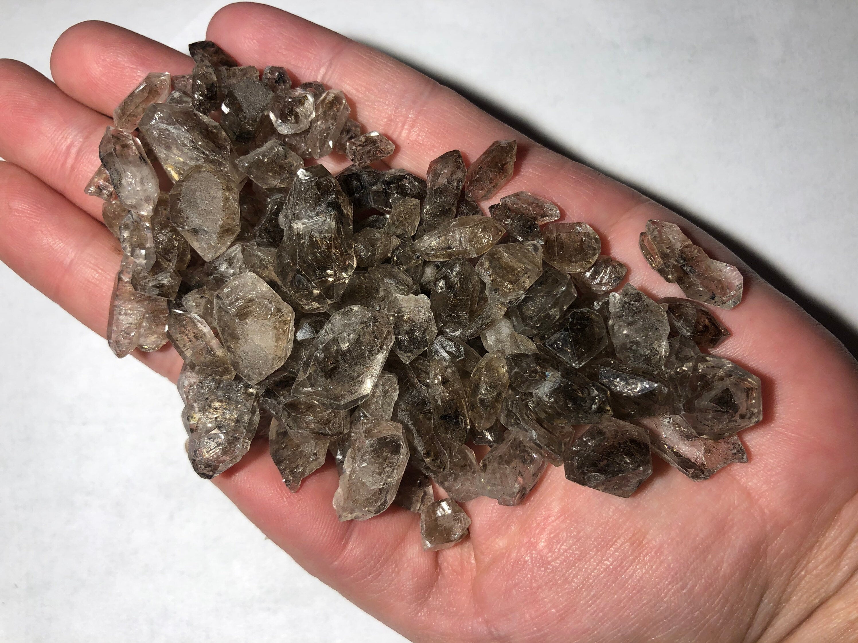 Bulk Fluorescent Petroleum Quartz Crystals