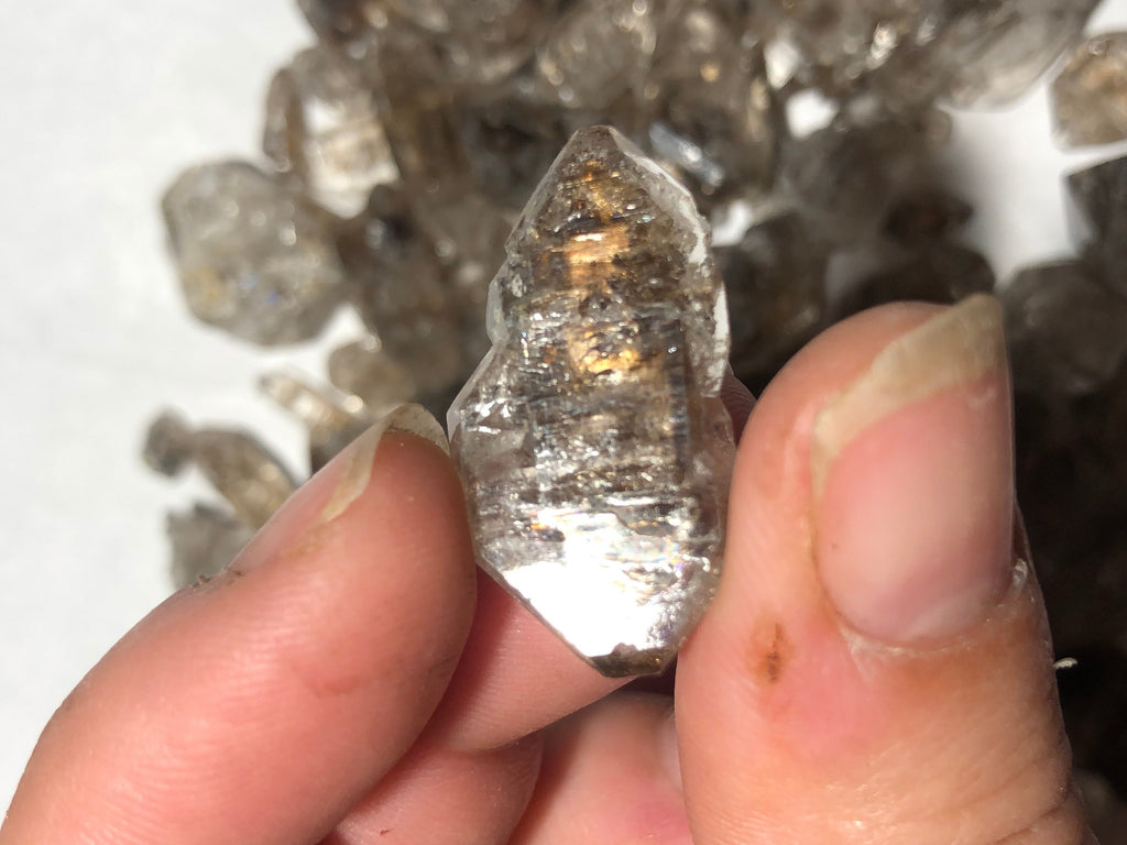 Bulk Fluorescent Petroleum Quartz Crystals