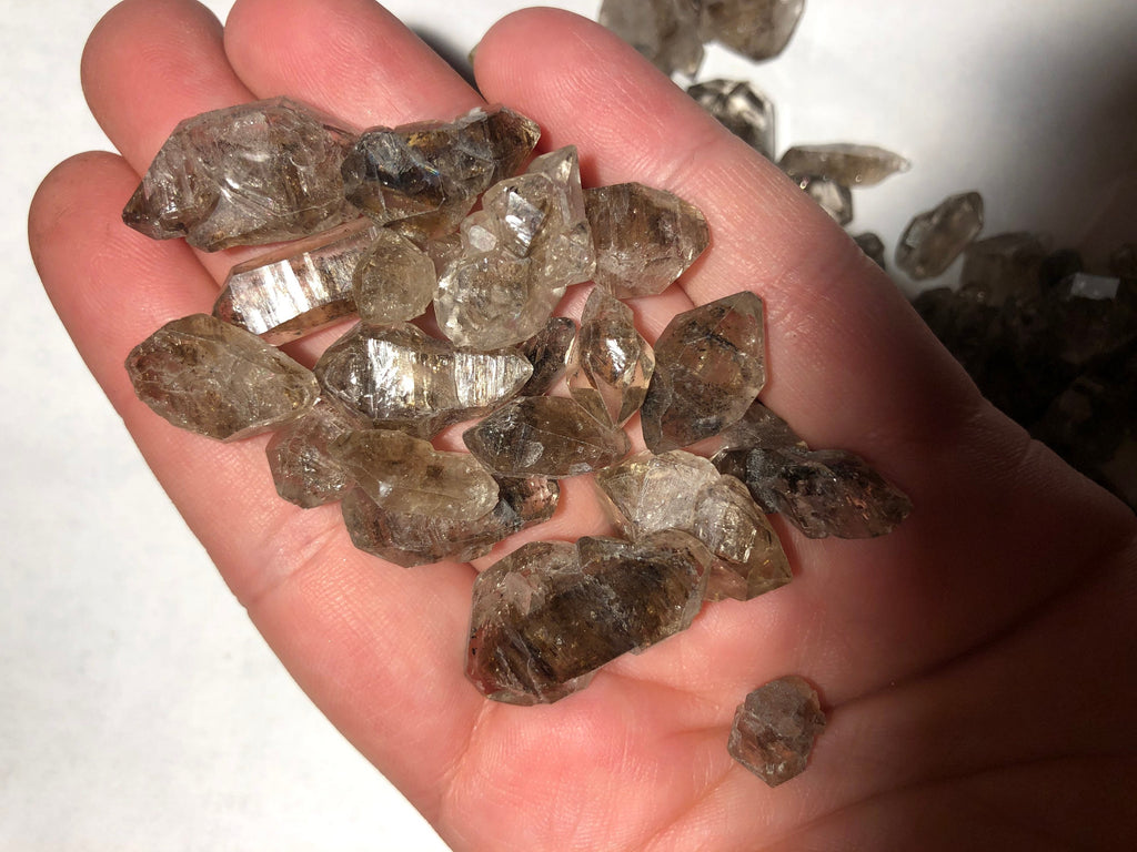 Bulk Fluorescent Petroleum Quartz Crystals