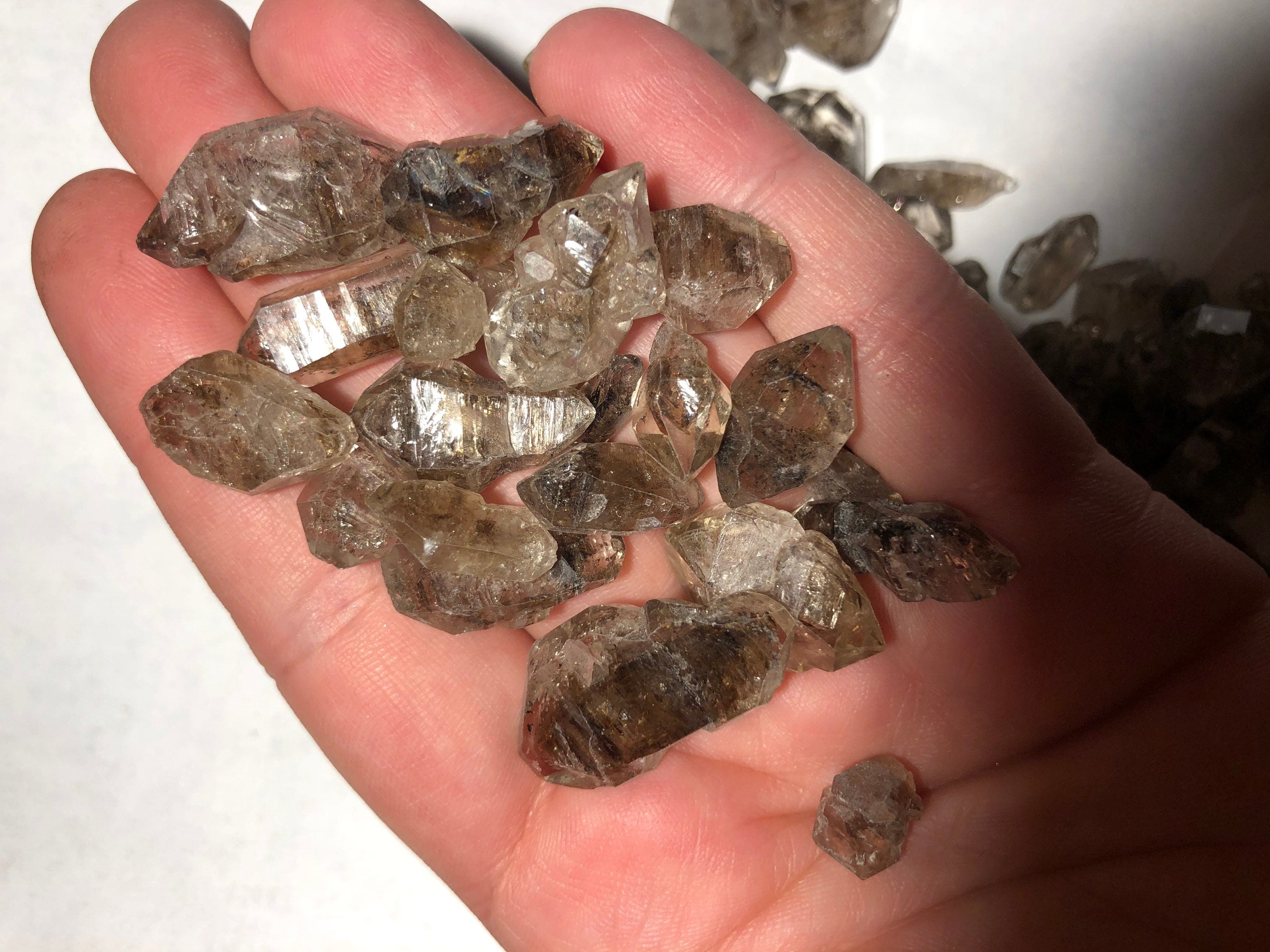 Bulk Fluorescent Petroleum Quartz Crystals