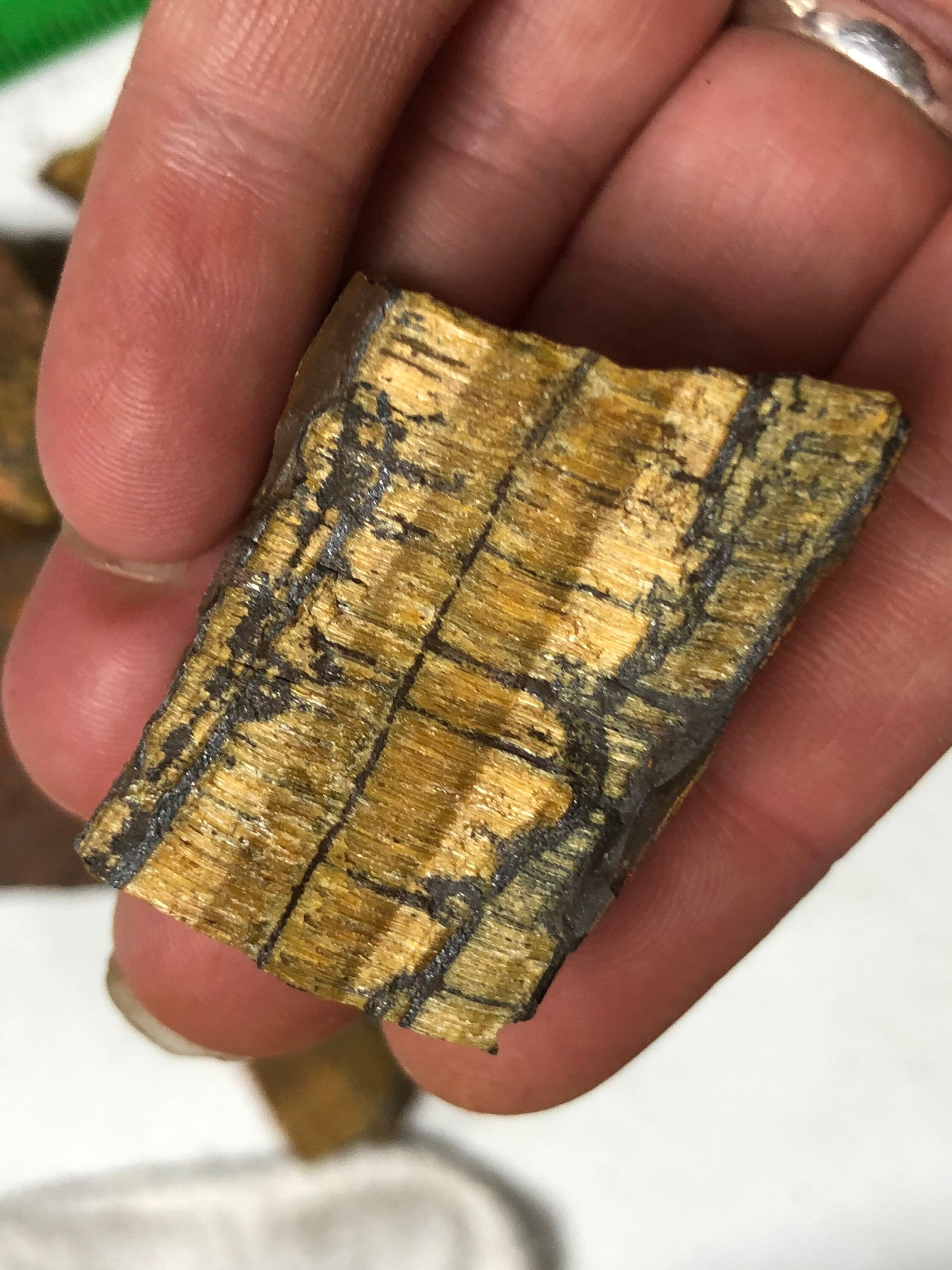 1lb Tiger’s Eye Rough Crystals