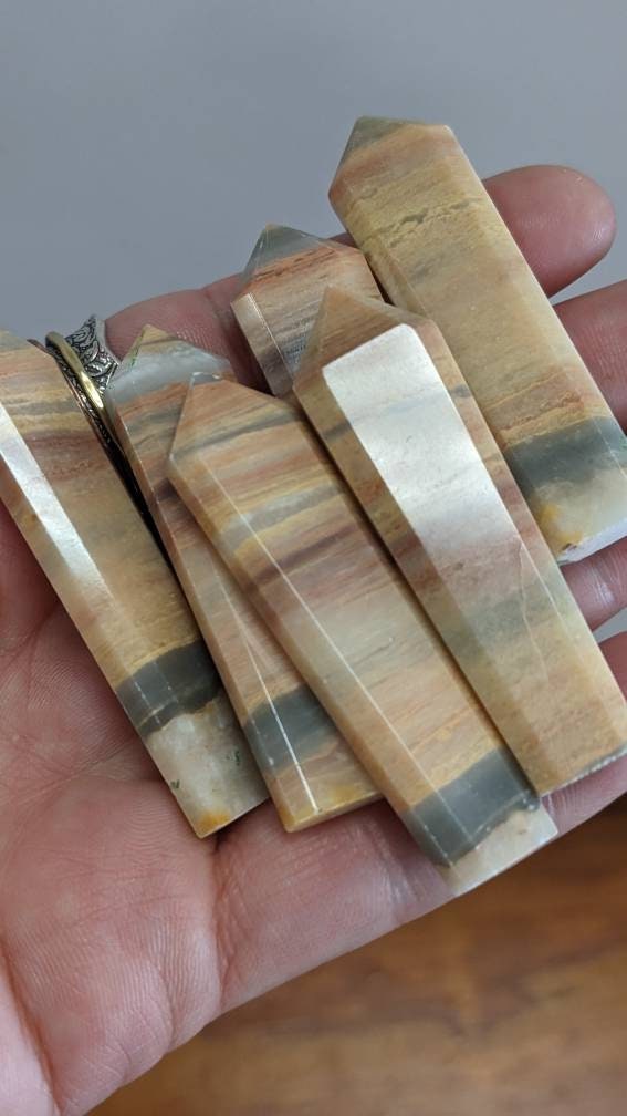 Banded Calcite Obelisk Tower Natural Stone Point (1)