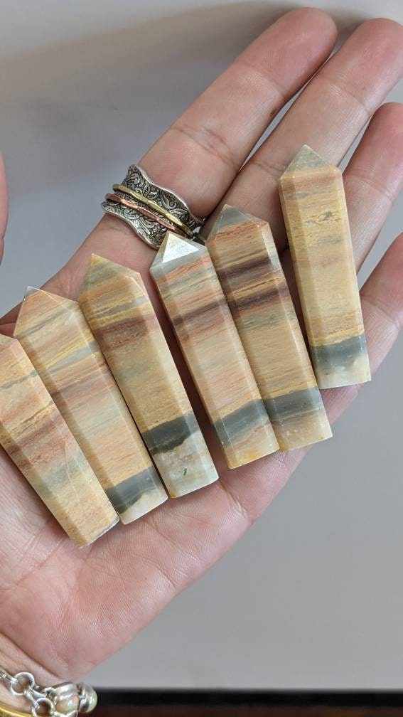 Banded Calcite Obelisk Tower Natural Stone Point (1)