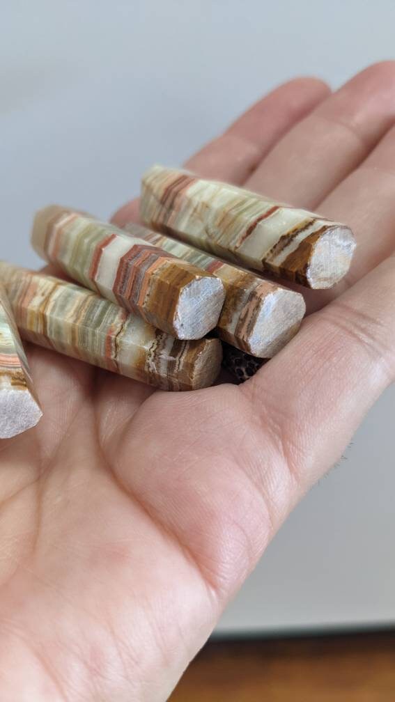 Banded Onyx Obelisk Tower Natural Stone Point (1)