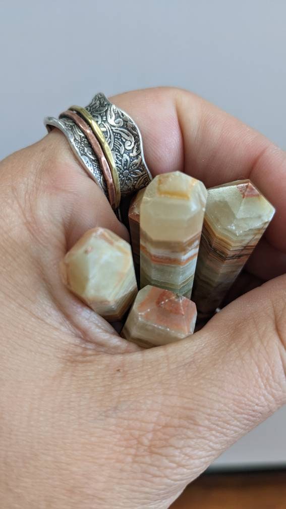 Banded Onyx Obelisk Tower Natural Stone Point (1)