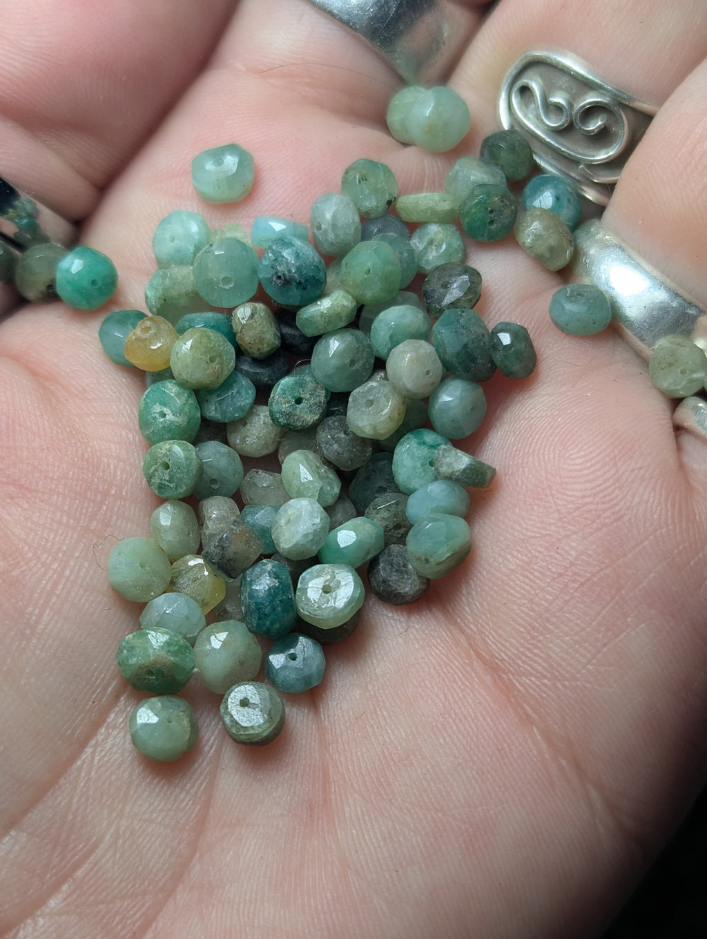 Polished Emerald Beryl Gemstone Beads